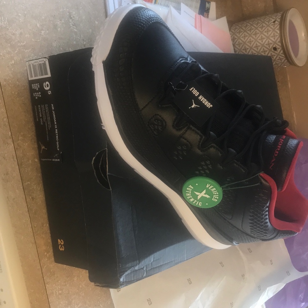 Retro 9 golf shoe